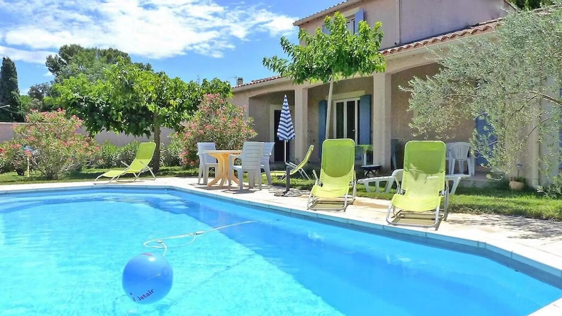 Beautiful Home In Vaison-La-Romaine With Outdoor Swimming Pool